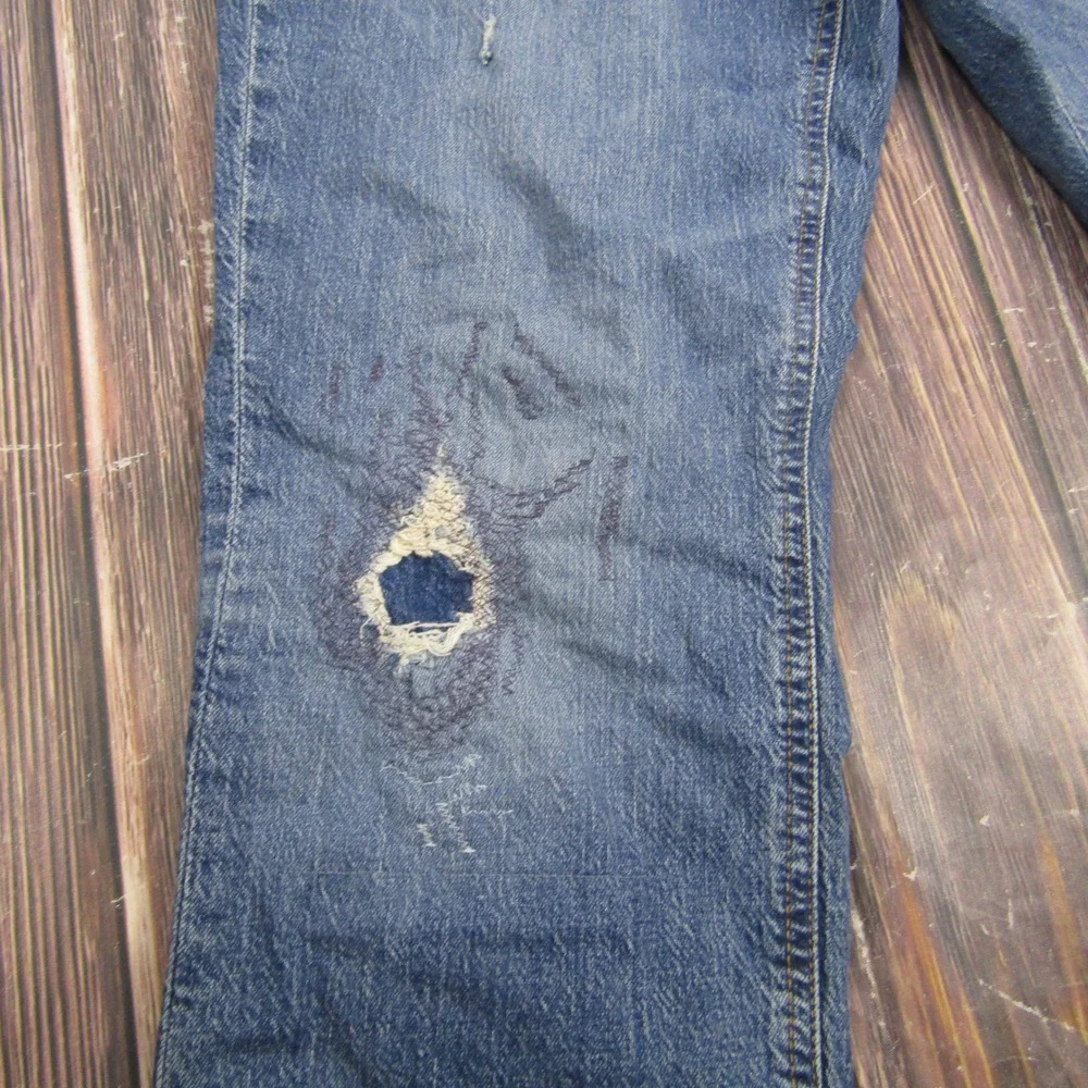 Levi's 541 Athletic Taper Men 33x30 Blue Distressed Stretch Denim Jeans